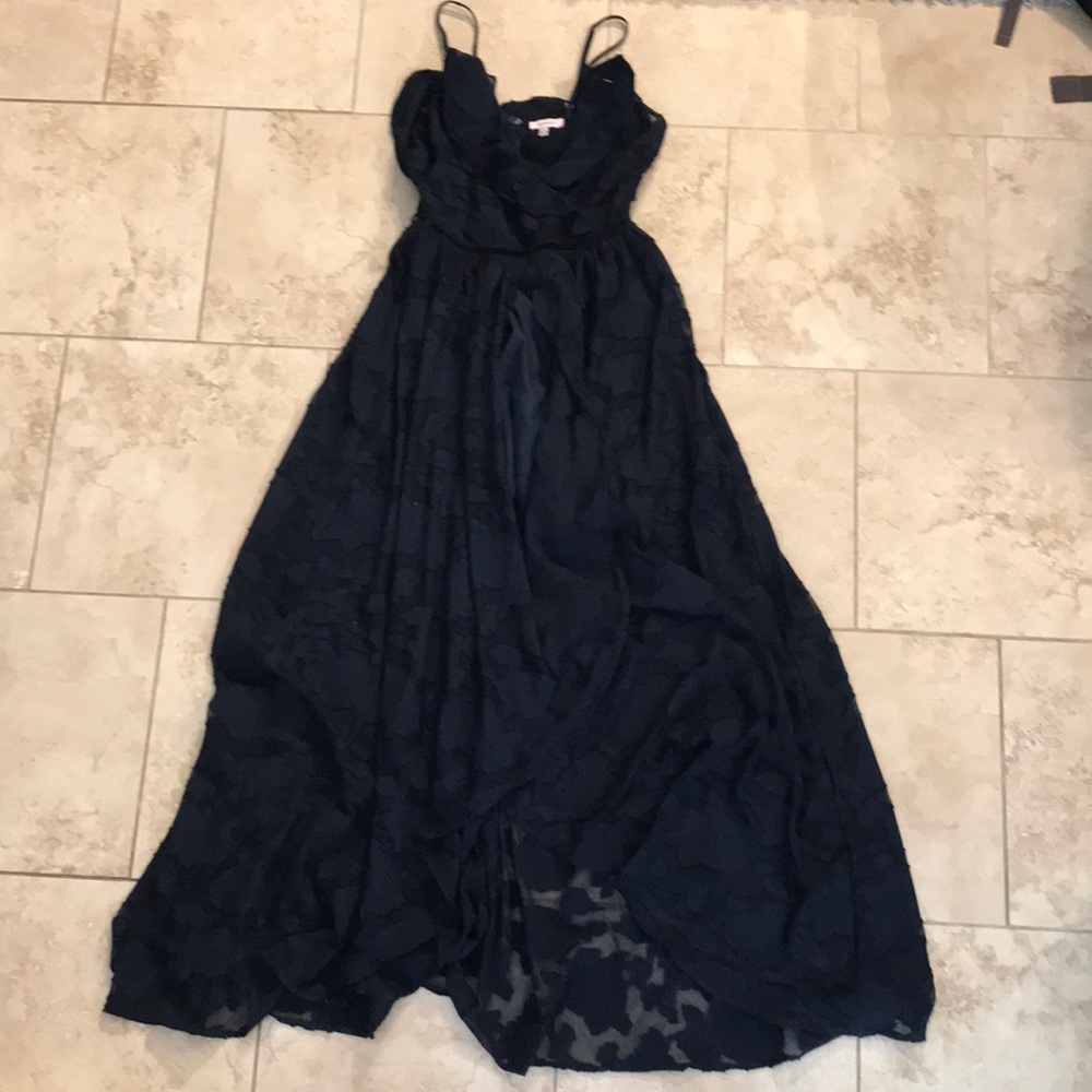 Tulip lace maxi dress